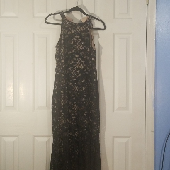 Formal Gown - Picture 2 of 6